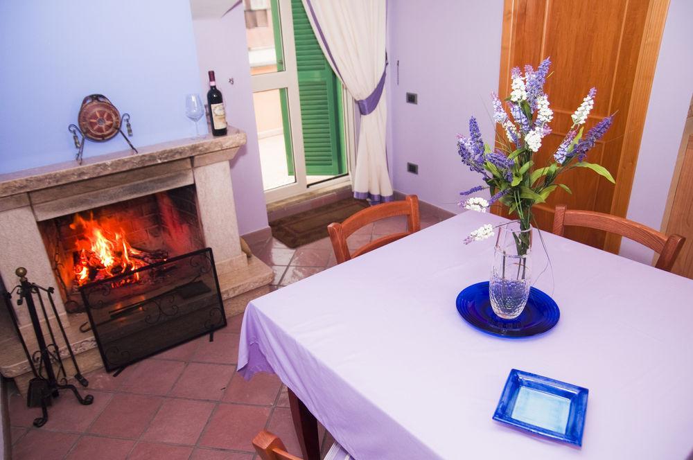 Tetto Fiorito Apartment Castellammare di Stabia Bagian luar foto