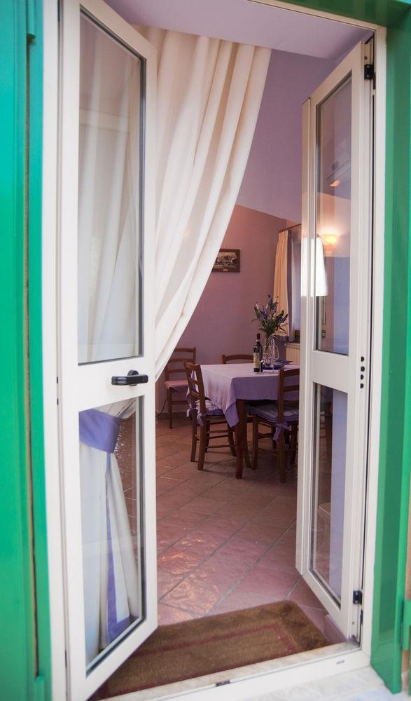Tetto Fiorito Apartment Castellammare di Stabia Bagian luar foto