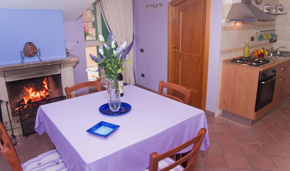 Tetto Fiorito Apartment Castellammare di Stabia Bagian luar foto