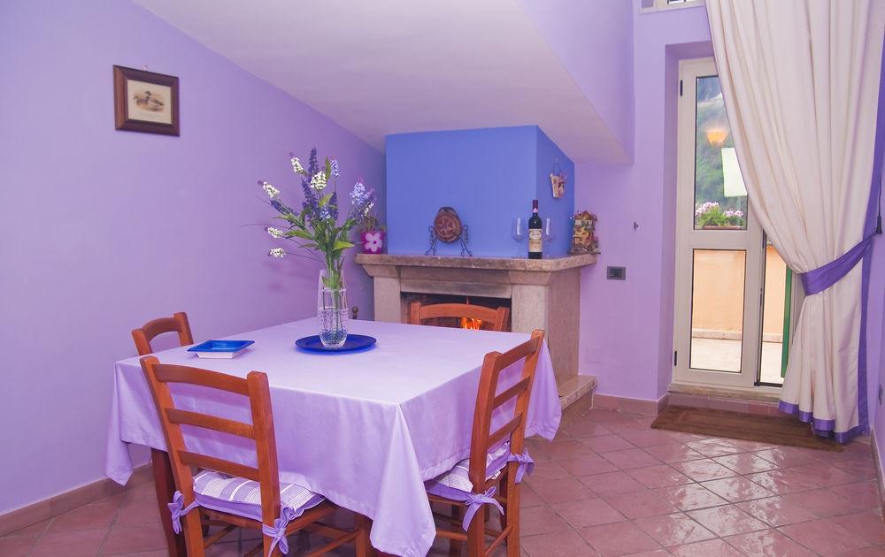 Tetto Fiorito Apartment Castellammare di Stabia Bagian luar foto