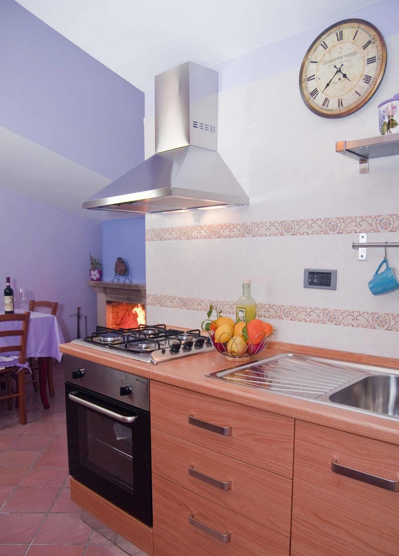 Tetto Fiorito Apartment Castellammare di Stabia Bagian luar foto