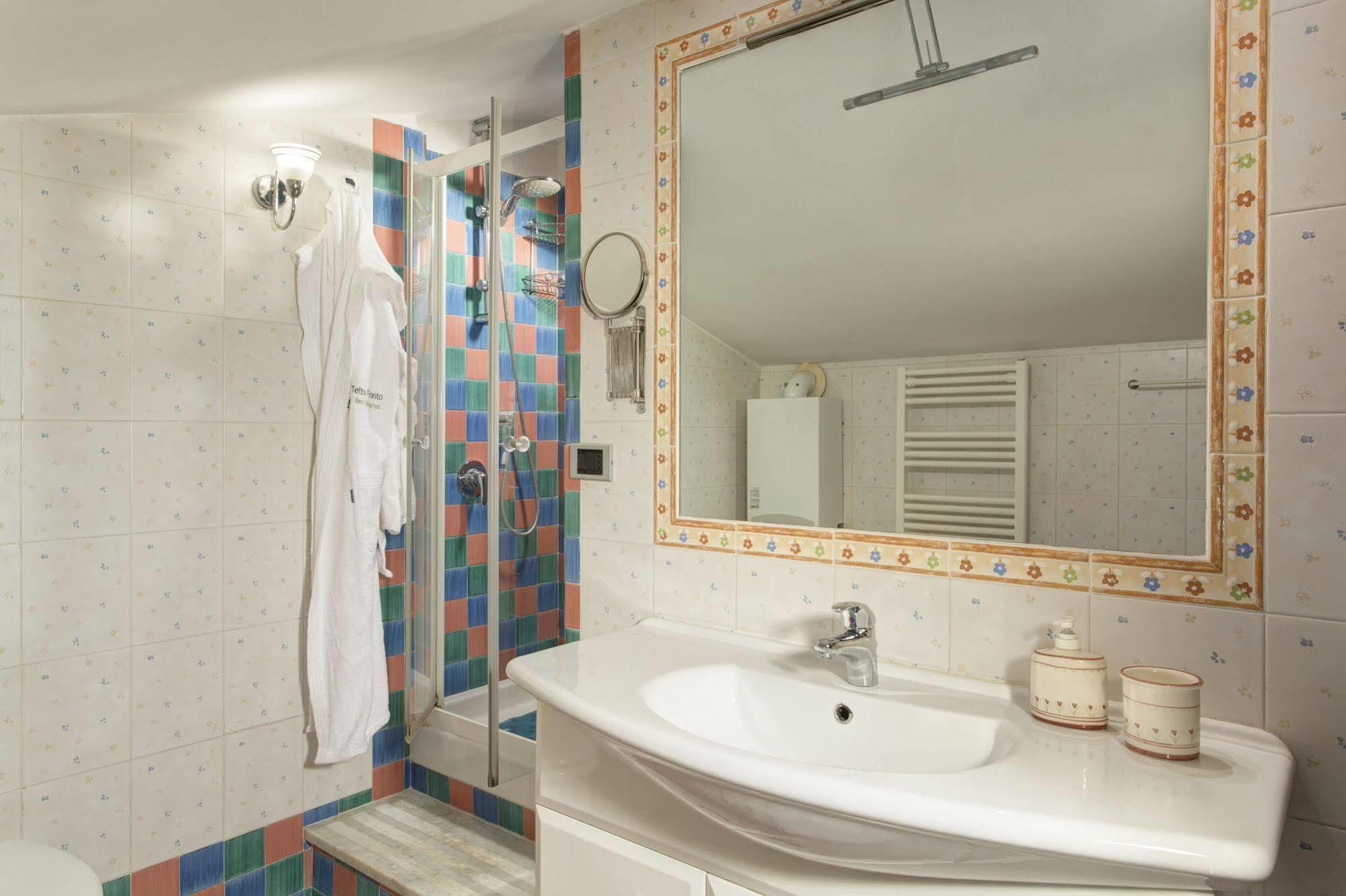 Tetto Fiorito Apartment Castellammare di Stabia Bagian luar foto